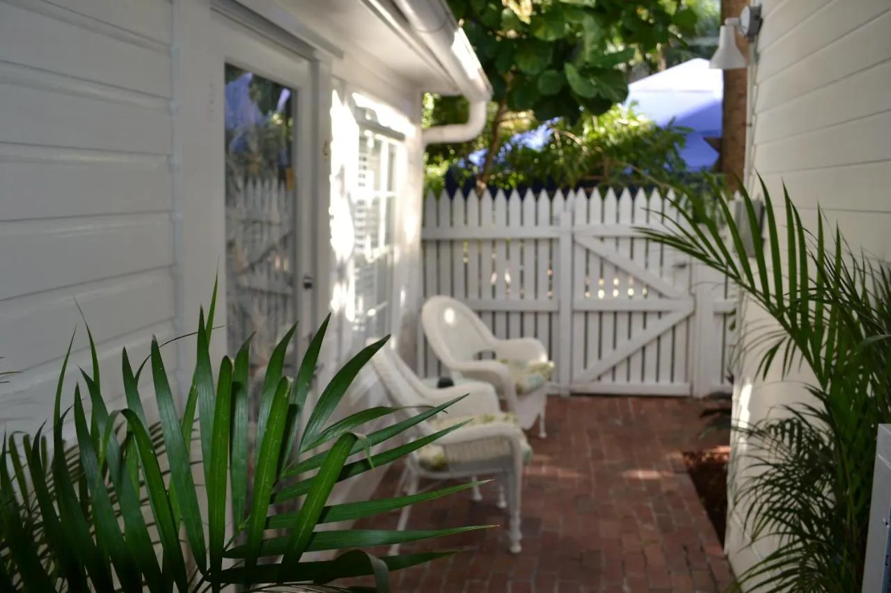 The Speakeasy Inn And Rum Bar Key West Bed & Breakfast